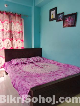 Semi double bed